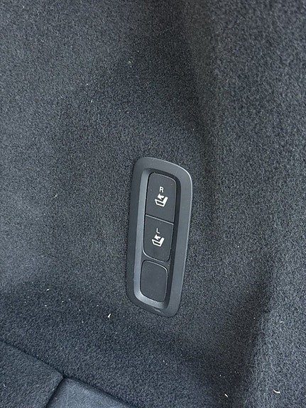 Volvo XC60 16 of 23