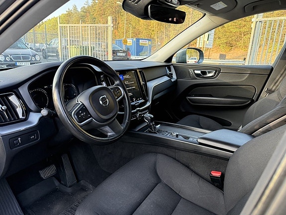 Volvo XC60 9 of 23