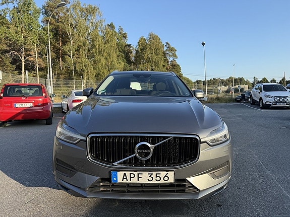 Volvo XC60 2 of 23