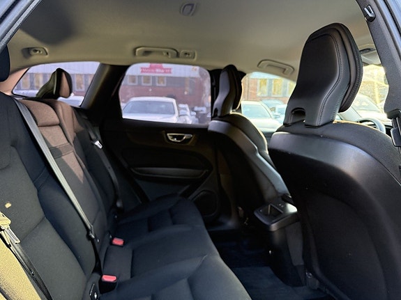 Volvo XC60 14 of 23