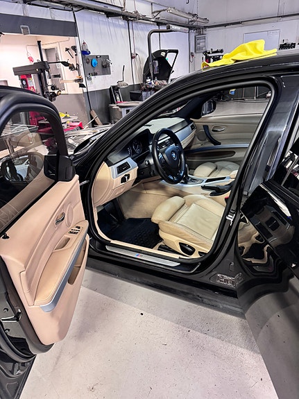BMW 325d 8 of 8