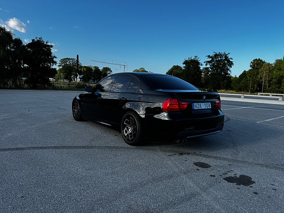 BMW 325d 4 of 7