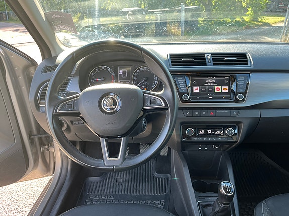 Skoda Fabia 2 of 15