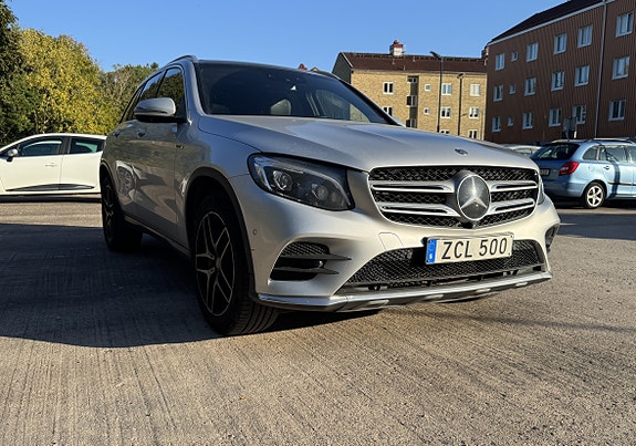 Mercedes-Benz GLC250 d 2 of 20