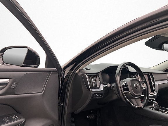 Volvo V60 11 of 30