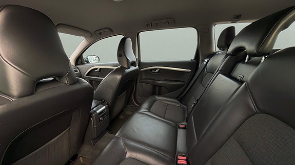 Volvo V70 12 of 22