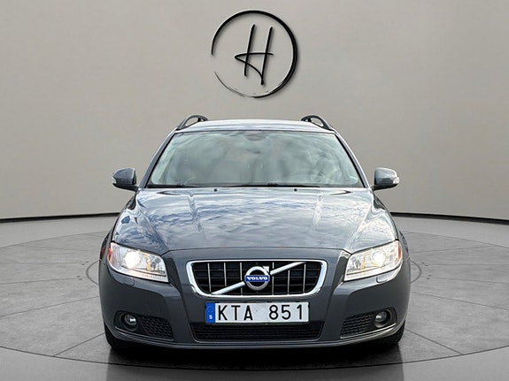 Volvo V70 3 of 22