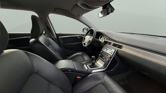 Volvo V70 11 of 22