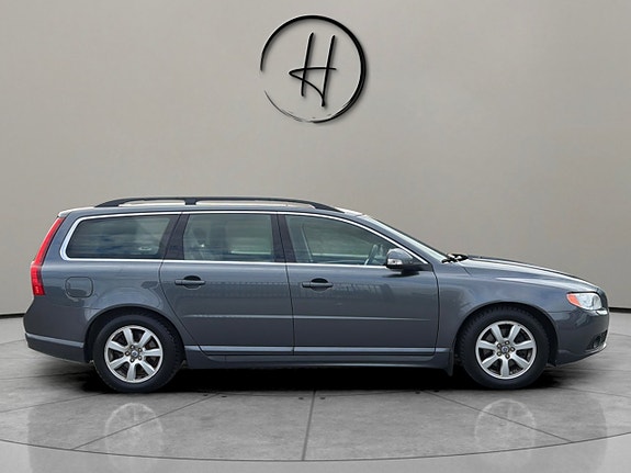 Volvo V70 6 of 22