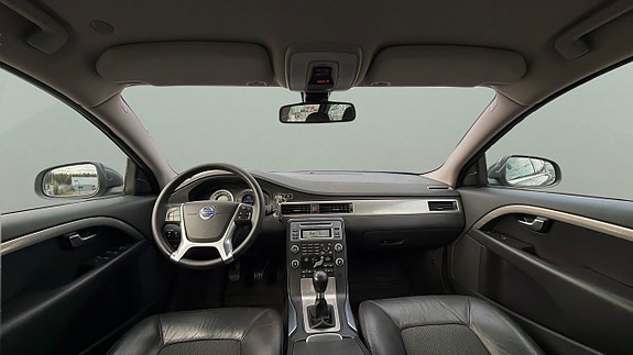 Volvo V70 10 of 22