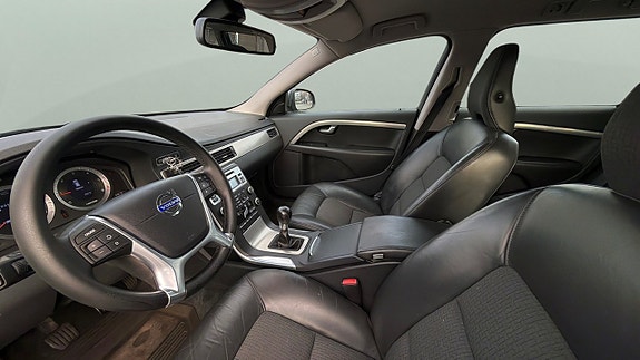 Volvo V70 9 of 22