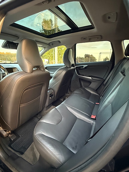 Volvo XC60 10 of 15