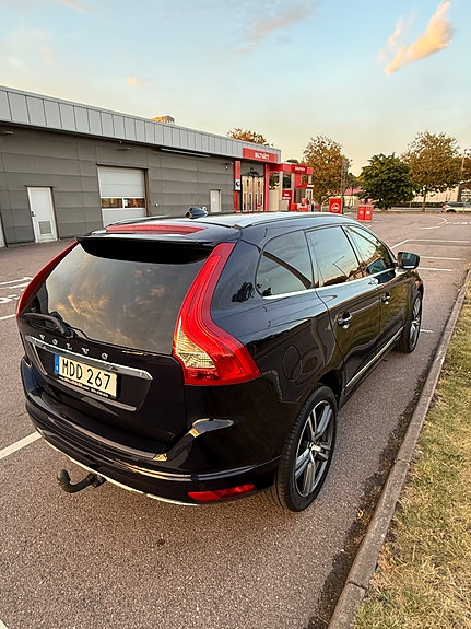 Volvo XC60 4 of 15