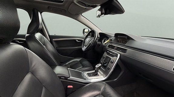 Volvo XC70 11 of 30