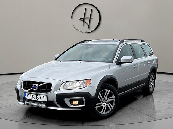 Volvo XC70 2 of 30
