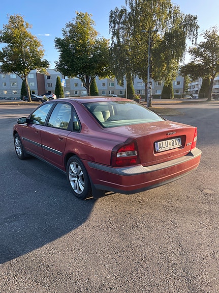 Volvo S80 3 of 5