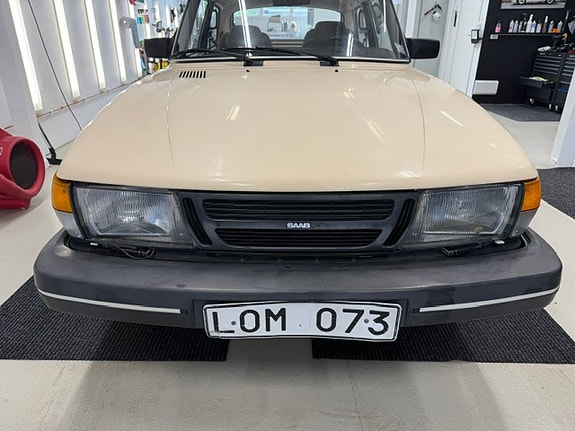Saab 900 5 of 21