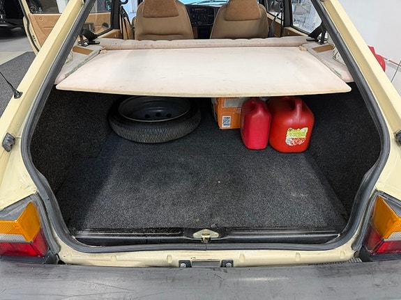Saab 900 8 of 21