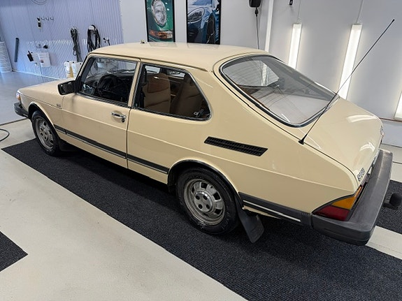 Saab 900 3 of 21