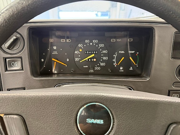 Saab 900 17 of 21