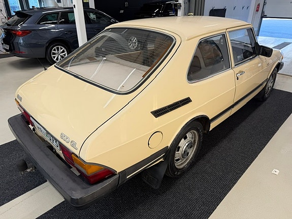 Saab 900 2 of 21
