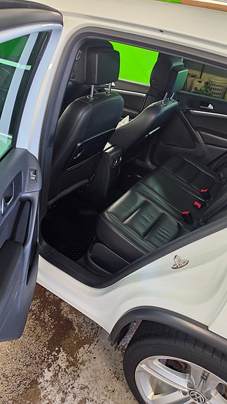 Volkswagen Tiguan 5 of 12