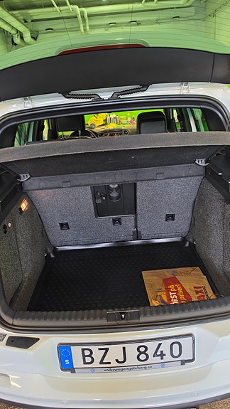 Volkswagen Tiguan 4 of 12