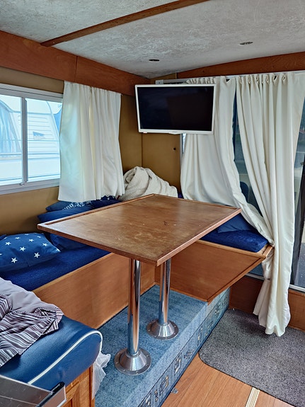Fairline 32 Sedan 2 of 6