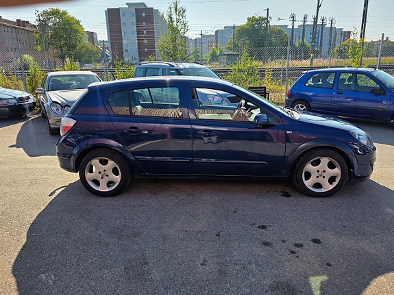 Opel Astra 4 of 13