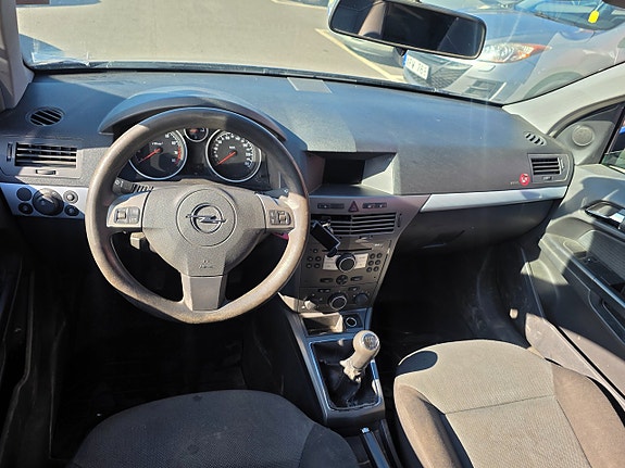 Opel Astra 9 of 13