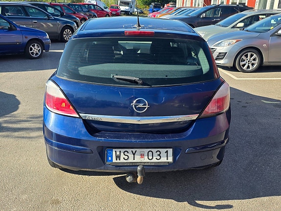 Opel Astra 8 of 13