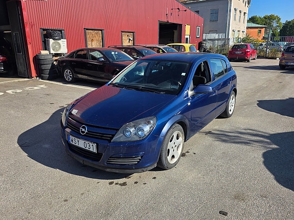 Opel Astra 2 of 13