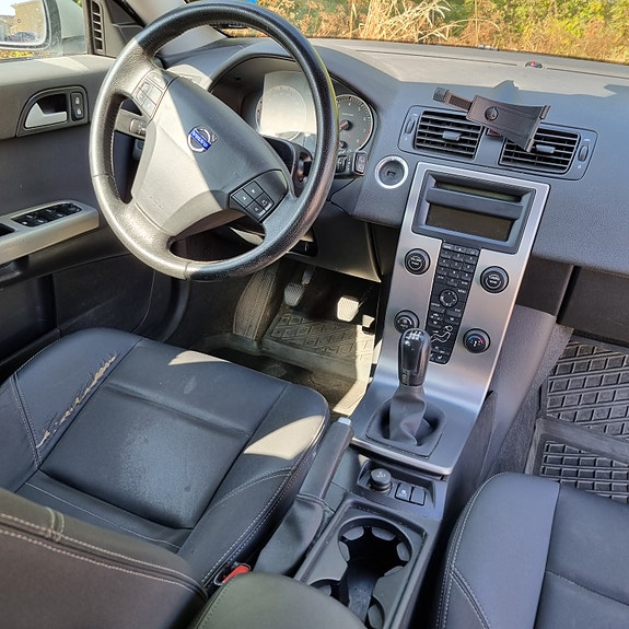Volvo V50 6 of 13