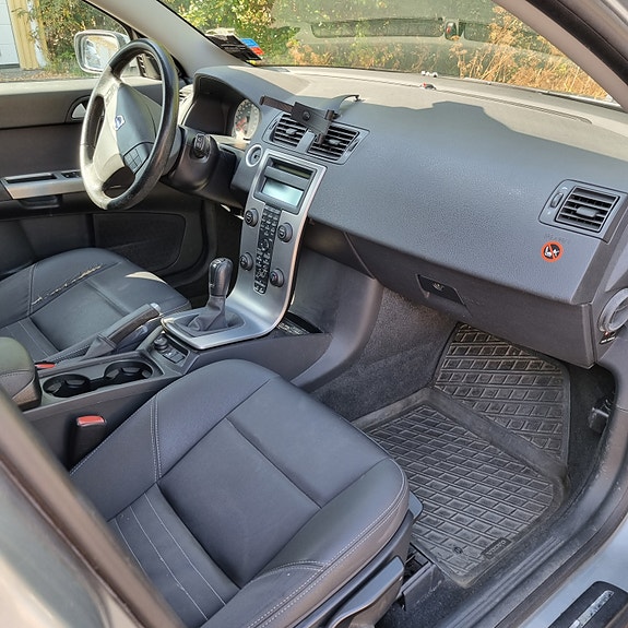 Volvo V50 7 of 13