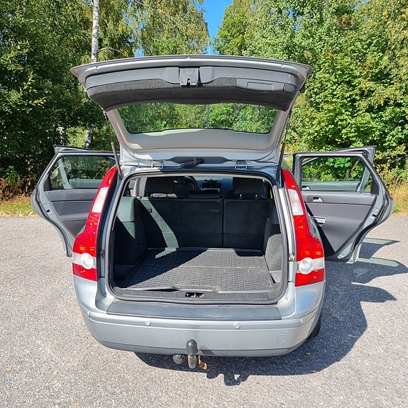 Volvo V50 4 of 13