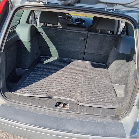 Volvo V50 5 of 13