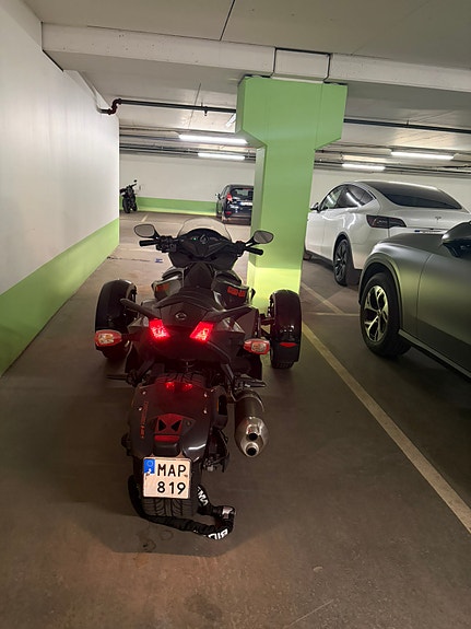 Can-Am Spyder RS 4 of 7