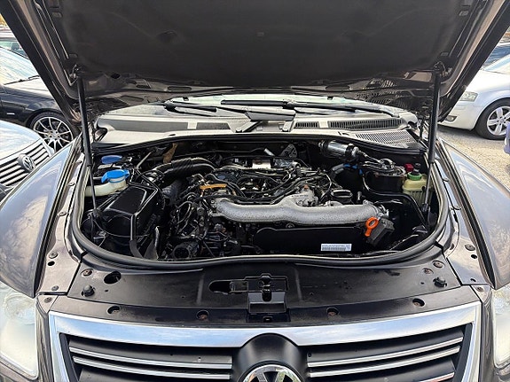 Volkswagen Touareg 10 of 28