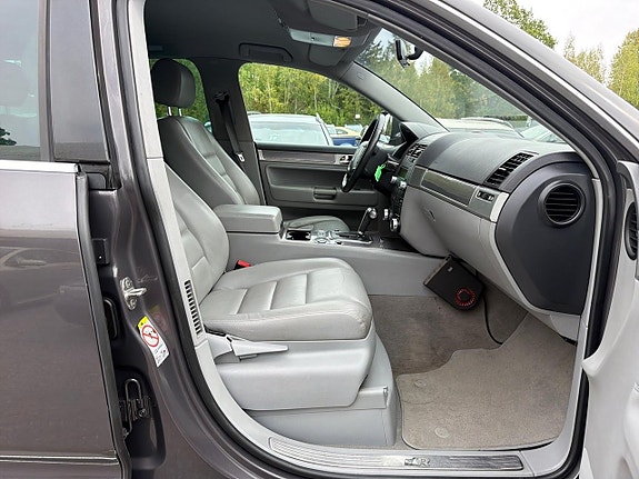 Volkswagen Touareg 12 of 28