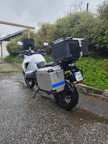 KTM 1290 Super Adventure 4 of 5