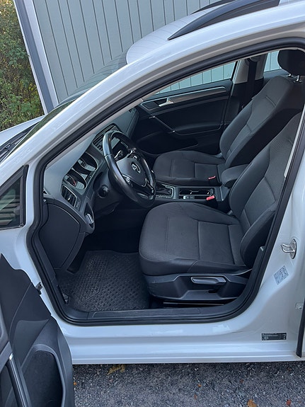 Volkswagen Golf VII 5 of 7