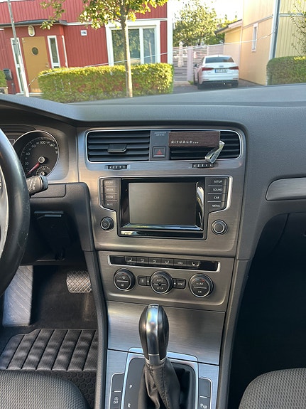 Volkswagen Golf VII 2 of 7