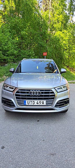 Audi Q5 2 of 11
