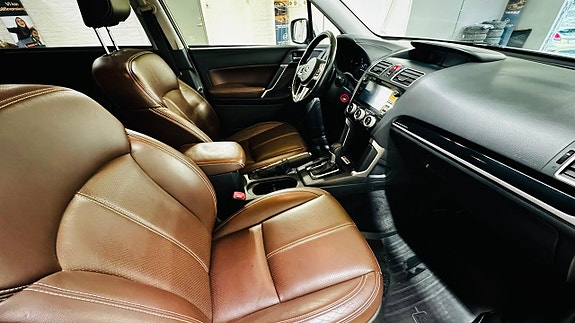 Subaru Forester 9 of 11