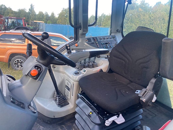 Valtra T151E Hitech med lastare och Frontlyft 9 of 12