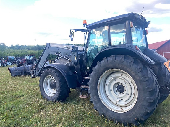 Valtra T151E Hitech med lastare och Frontlyft 12 of 12