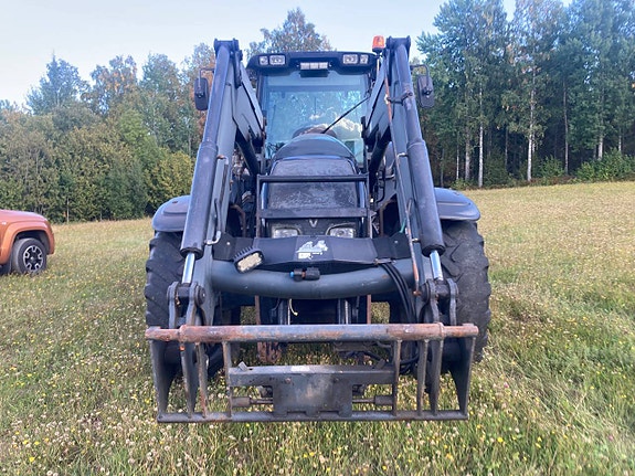 Valtra T151E Hitech med lastare och Frontlyft 2 of 12