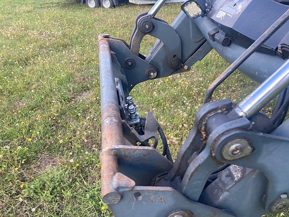 Valtra T151E Hitech med lastare och Frontlyft 3 of 12