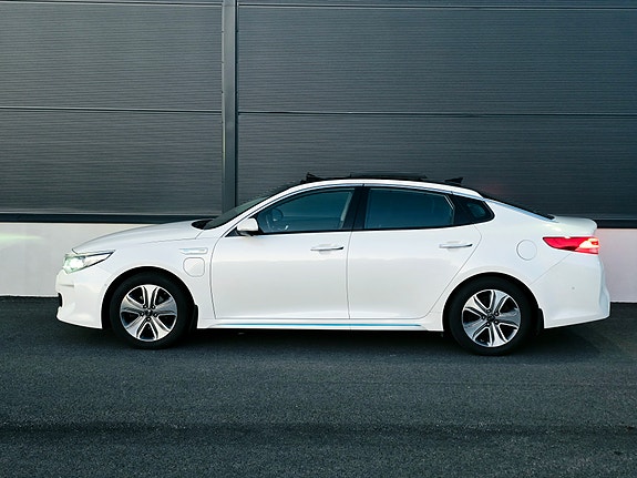 Kia Optima 2 of 8