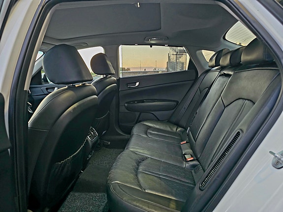 Kia Optima 5 of 8